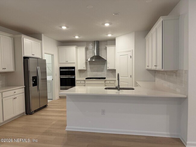 Building Photo - 624 Farmfield Dr