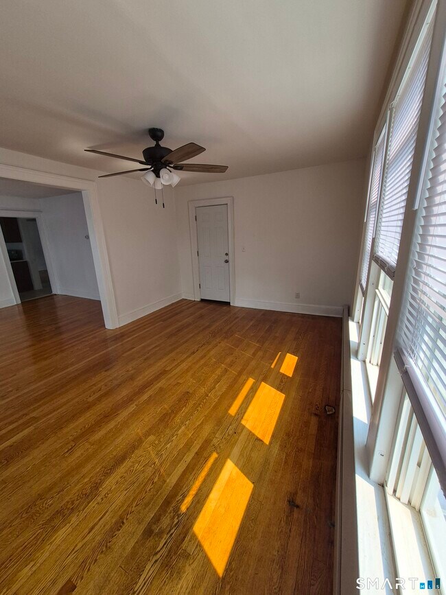 Foto del edificio - 73 Brooklawn St