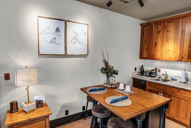 Foto del edificio - Furnished Park City Studio Available for Rent