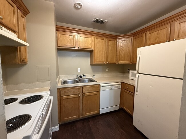 Photo - 4800 Rilma Ave Townhome