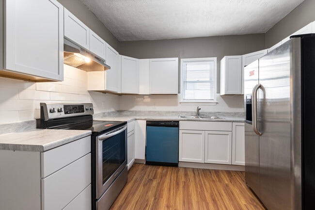 Building Photo - 835 S 38th St