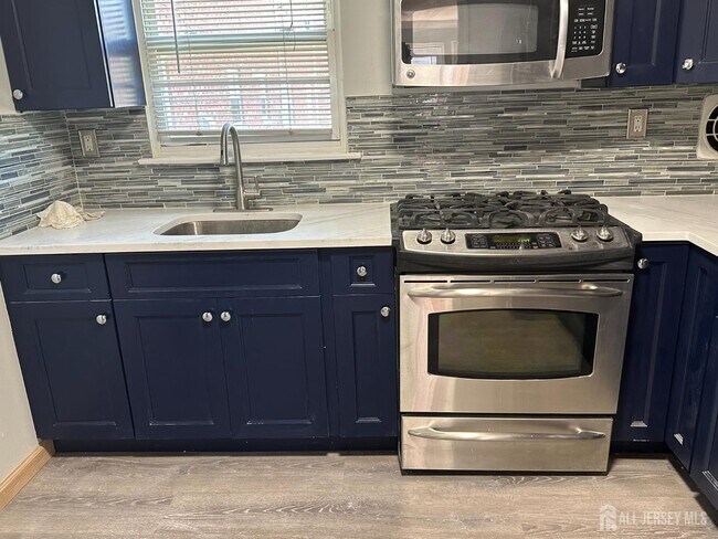 Foto del edificio - 12 Gramercy Gardens Pl