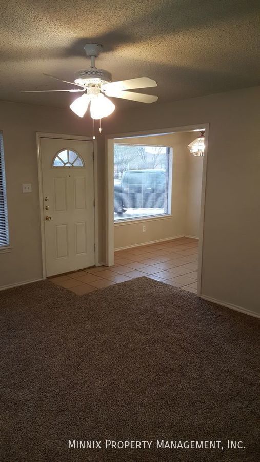 Foto del edificio - 9608 Elmwood Ave