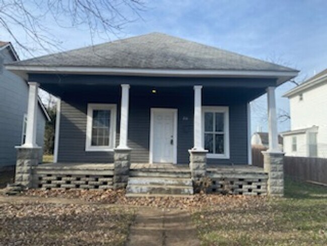 Foto del edificio - COMING SOON: CUTE 2 BEDROOM / 1 BATHROOM HOUSE IN WEBB CITY MO!!!