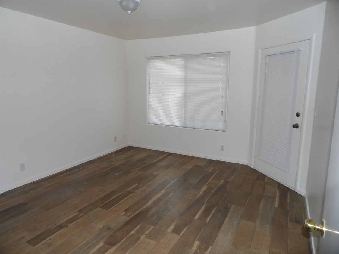 Foto principal - 3038 Casey Dr
