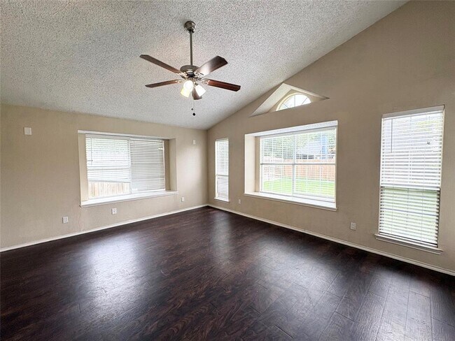 Foto del edificio - 3014 Cottonweed Trail