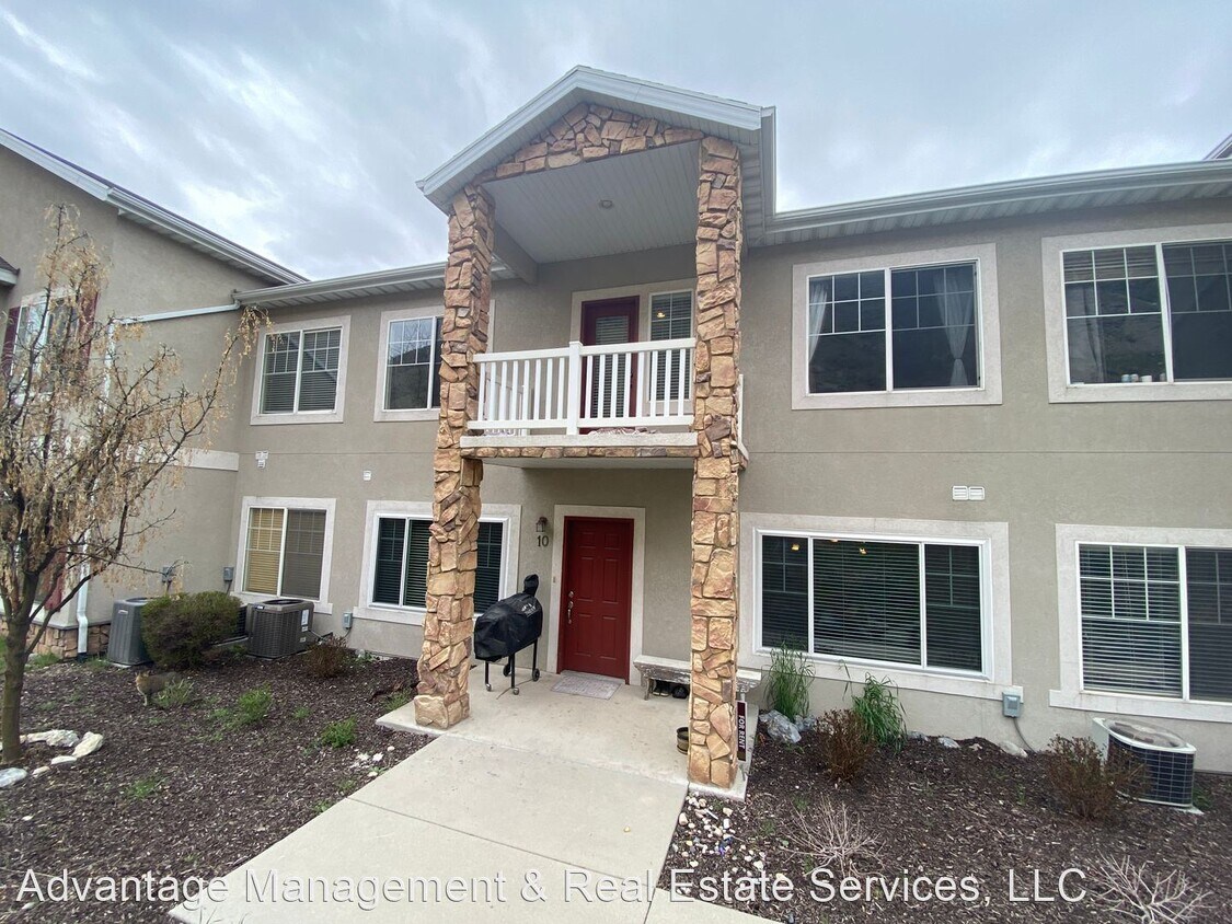 Foto principal - 2 br, 2 bath House - 1183 Canyon Meadow Dr...