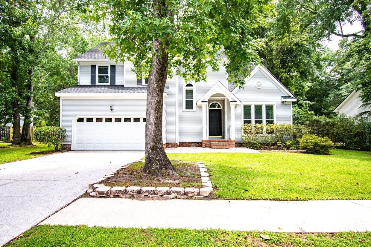 Foto principal - 207 Essex Dr