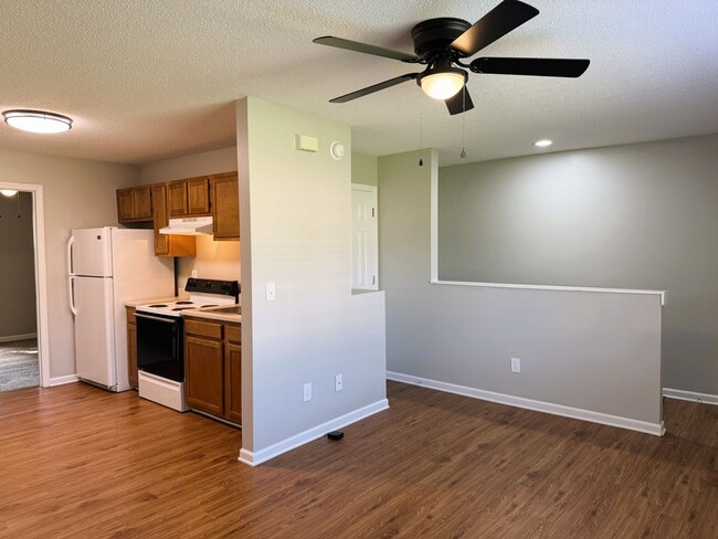 Interior Photo - Twin Hills