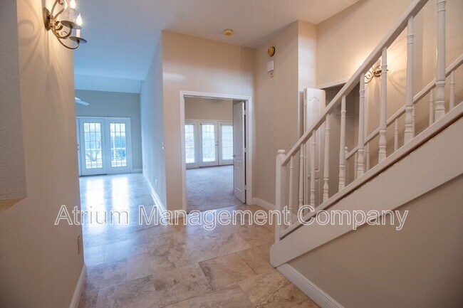 Foto del edificio - 9055 Shawn Park Pl