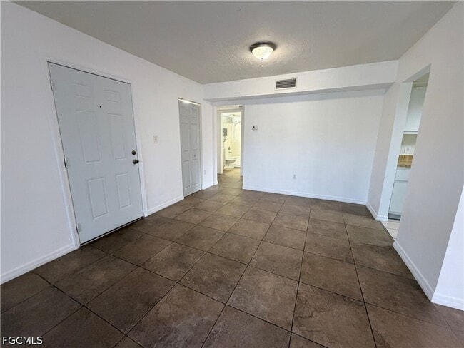 Building Photo - 12636 Kenwood Ln