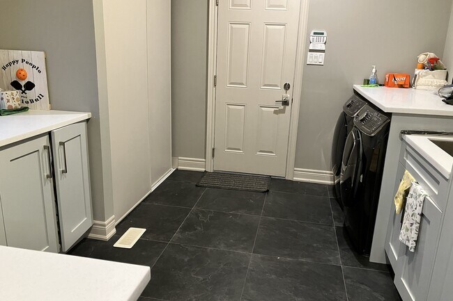 Building Photo - 103 Barton Blvd