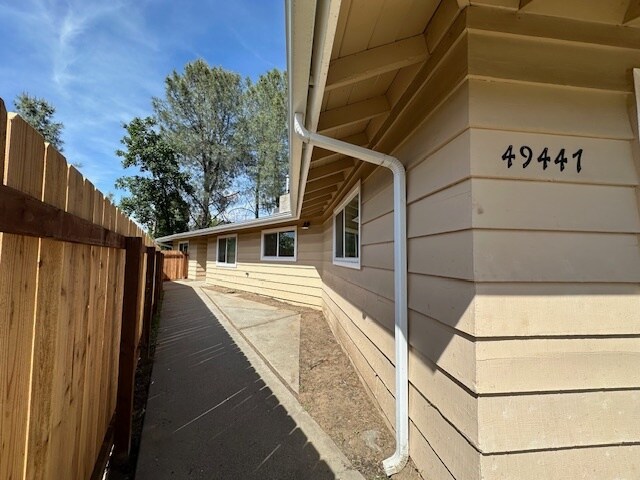 Foto del edificio - 49447 Pierce Dr
