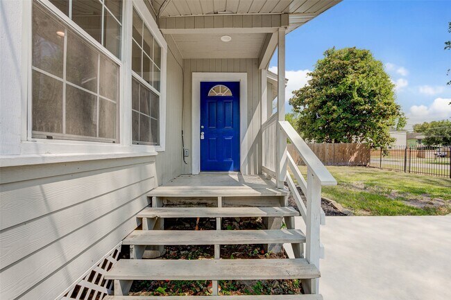 Foto del edificio - 8709 Knox St