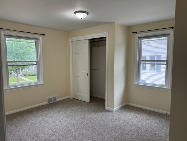 Foto del edificio - 531 W Wilson St