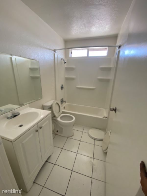 Foto del edificio - 6633 Orchard Ave