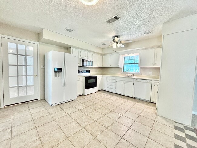 Building Photo - 3470 Nicholson Estates Rd