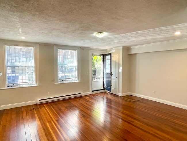 Building Photo - 181 Beacon St