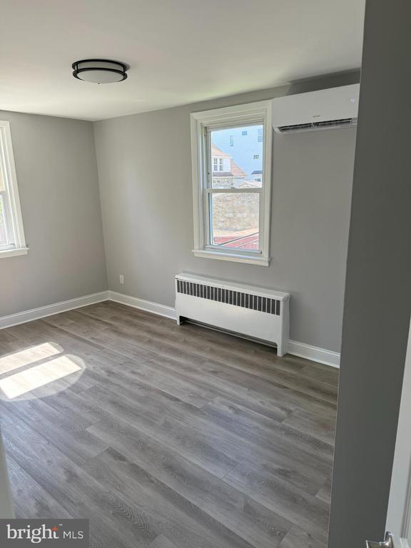 Building Photo - 928 Durard St