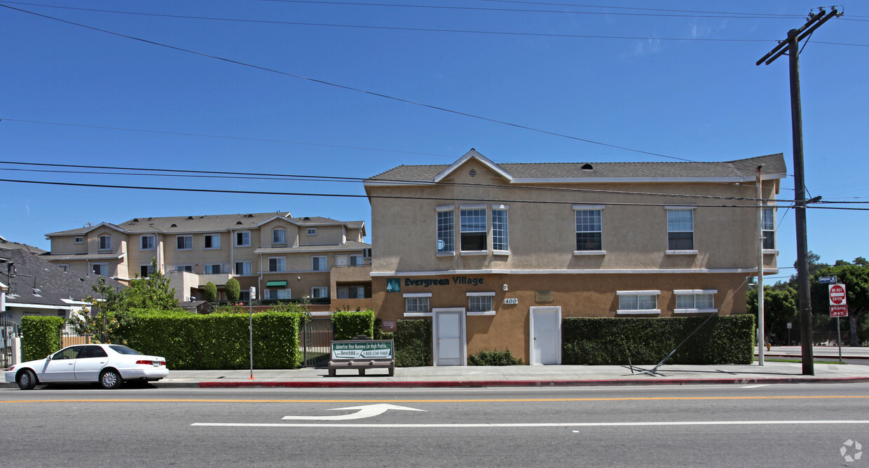 Foto del edificio - Evergreen Village