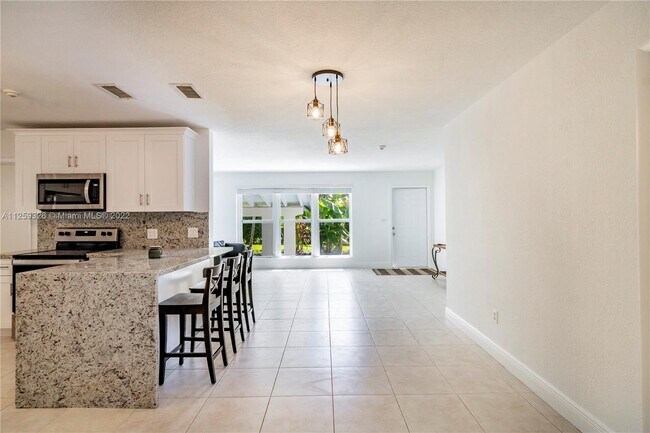 Building Photo - 9940 SW 74th St