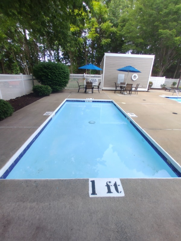 Building Photo - 600 Reusens Rd