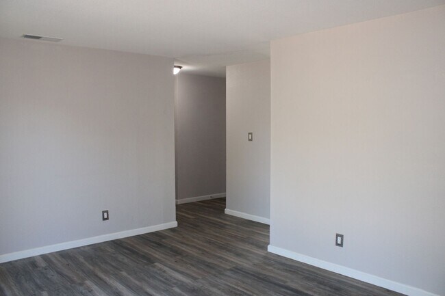 Building Photo - 10404 Abbottford Way