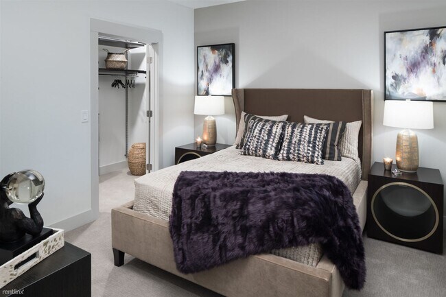 Foto del edificio - 1 br, 1 bath Condo - 300 E Croslin St