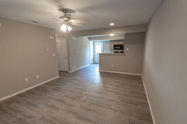 Foto del edificio - 4001 Snowy Owl Dr