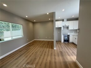 Building Photo - 6246 Tujunga Ave