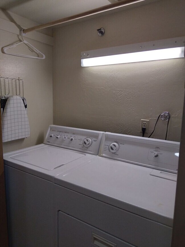 Foto del edificio - Beautiful 3 bed / 2 bath Seasons Condo Available