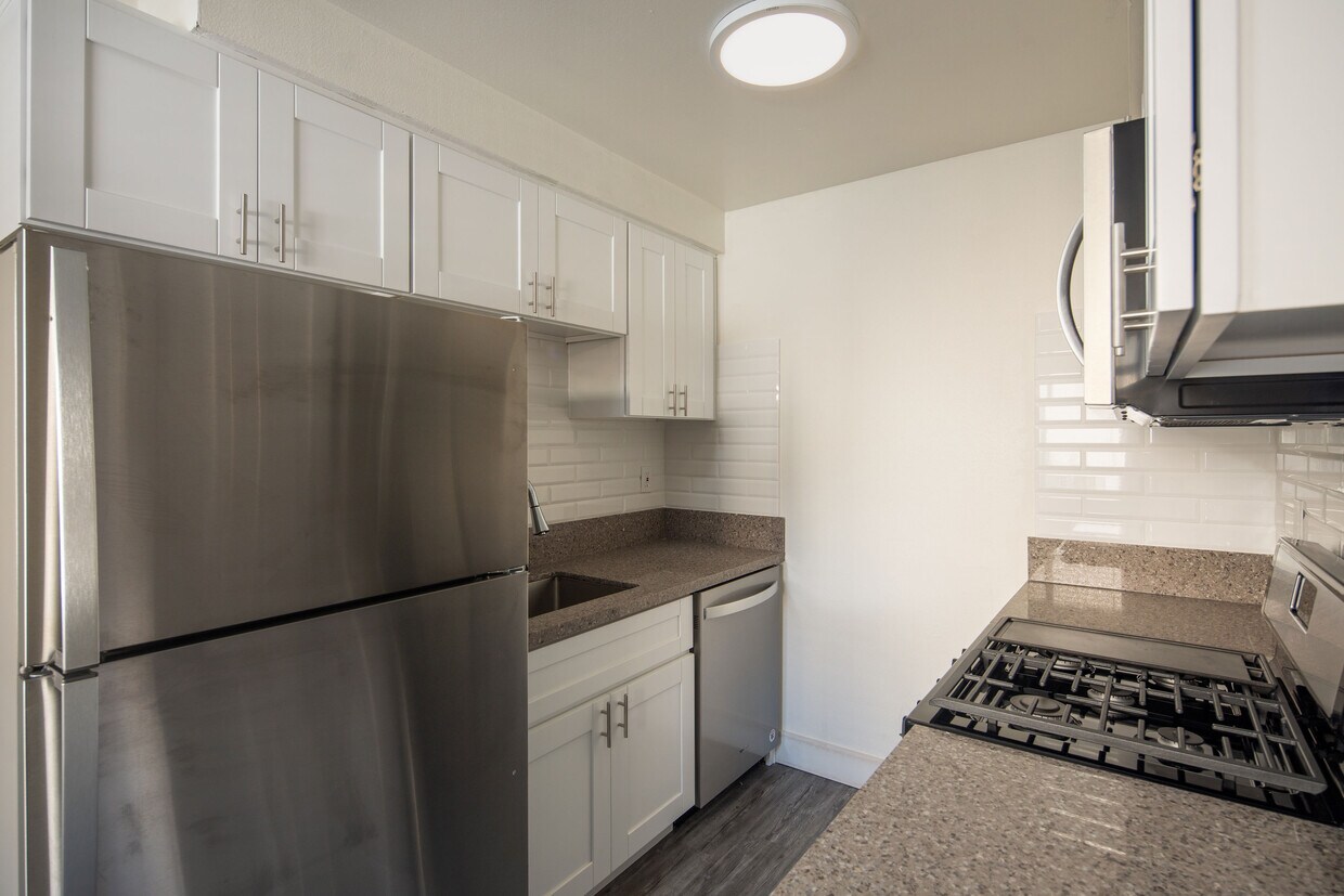 Foto principal - 13607 Cordary Ave