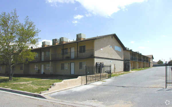 Building Photo - Villa Park Apartments