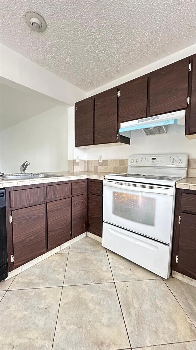Foto del edificio - 20800 NE 8th Ct