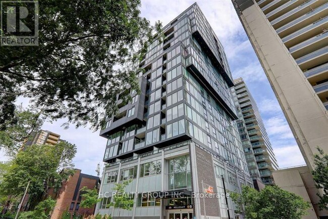 Building Photo - 17-1217 Dundonald St