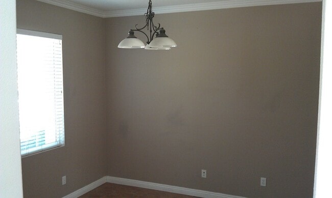 Building Photo - Nice 3 Bedroom/ 3 Bathroom Home in Moreno ...