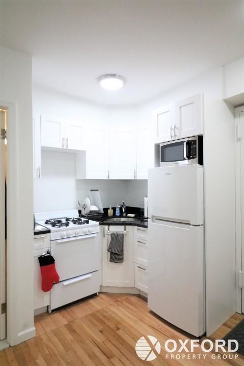 Building Photo - 32 West 69th Street