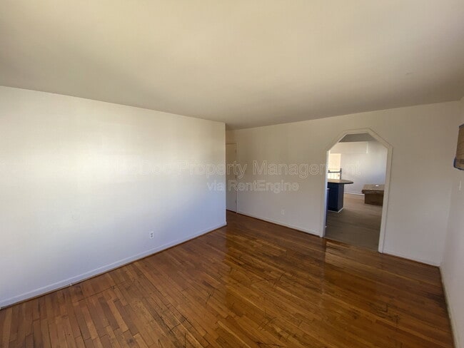 Building Photo - 209 Hamilton St