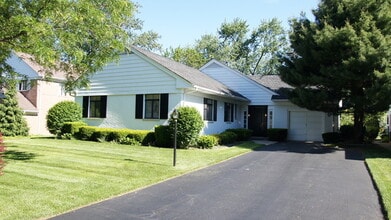 Building Photo - 460 Highcrest Dr
