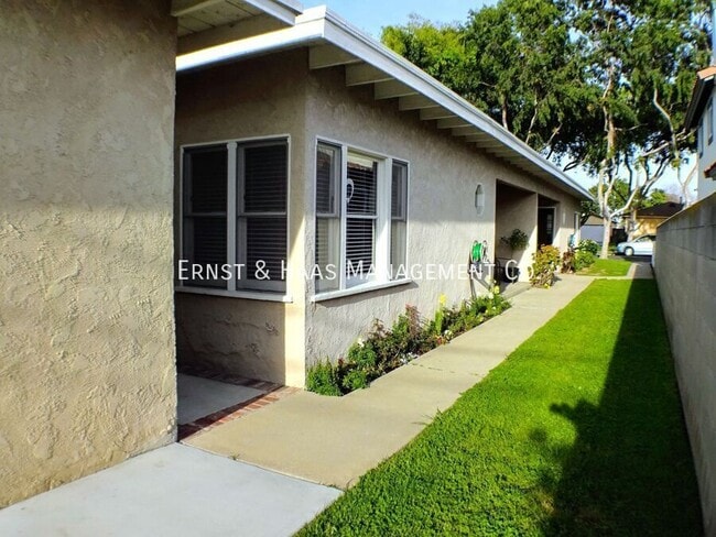 Foto del edificio - 3223 Lemon Ave