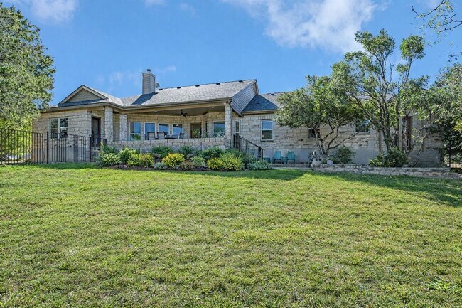 Building Photo - 945 Wesley Ridge Dr