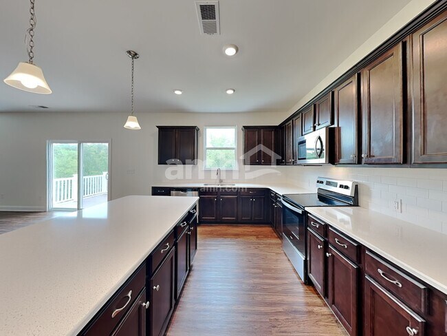 Building Photo - 131 Alaina Ct