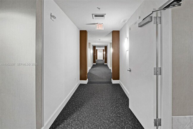 Foto del edificio - 1945 S Ocean Dr