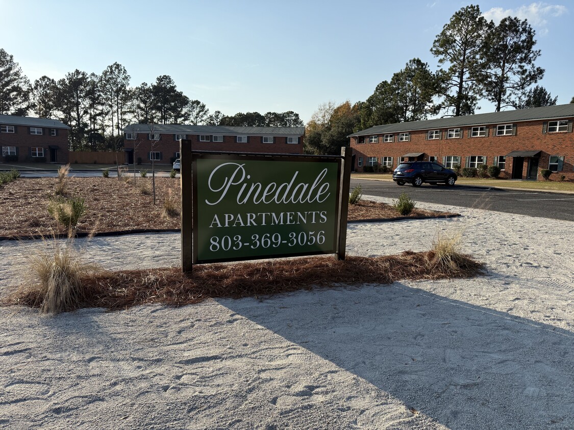 Exterior - Pinedale Apartments