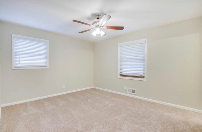 Building Photo - 4596 Sahara Dr SW