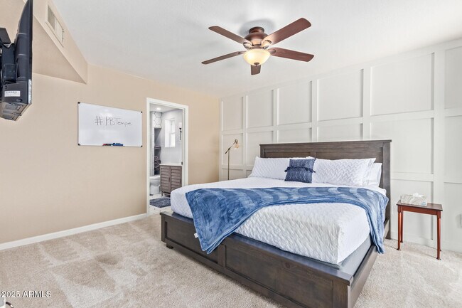 Foto del edificio - 2118 E Pebble Beach Dr