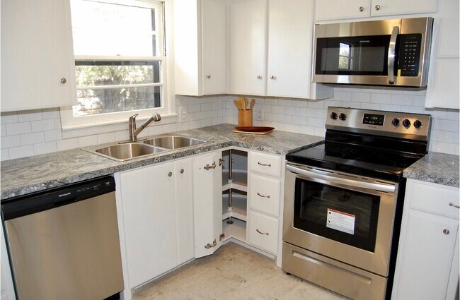 Brand new appliances! - 4412 47th St