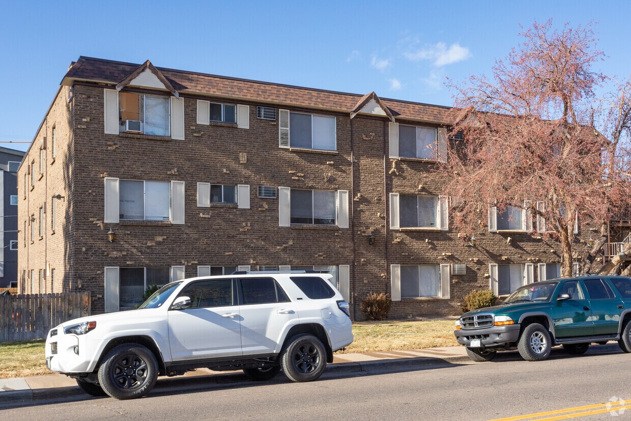 Rustic Arms Apartments Apartments in Englewood, CO