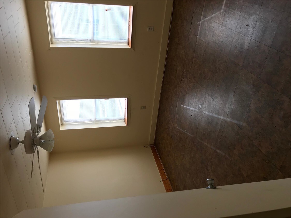 Foto principal - 4522 Curtis Ave
