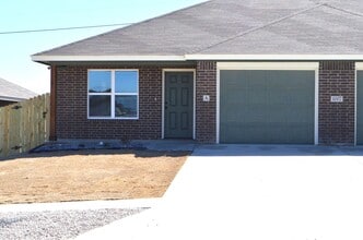 Building Photo - 1007 Cline Dr